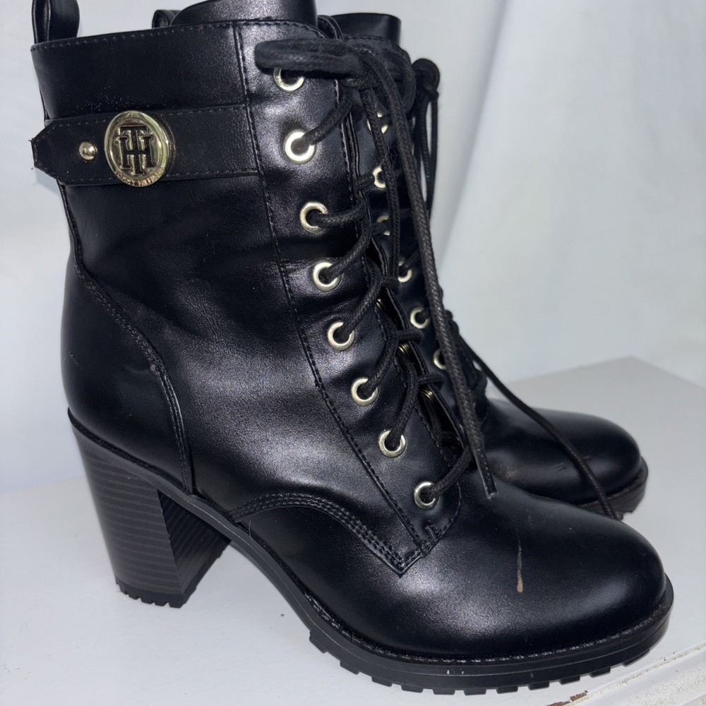 Tommy Hilfiger Twessie Women's Size 7 Black‎ Lace Up Combat Ankle Heels Boots